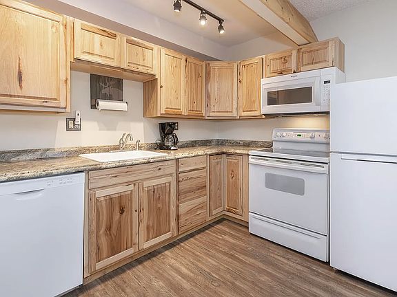 4th image of 466 Hi Country Dr #3