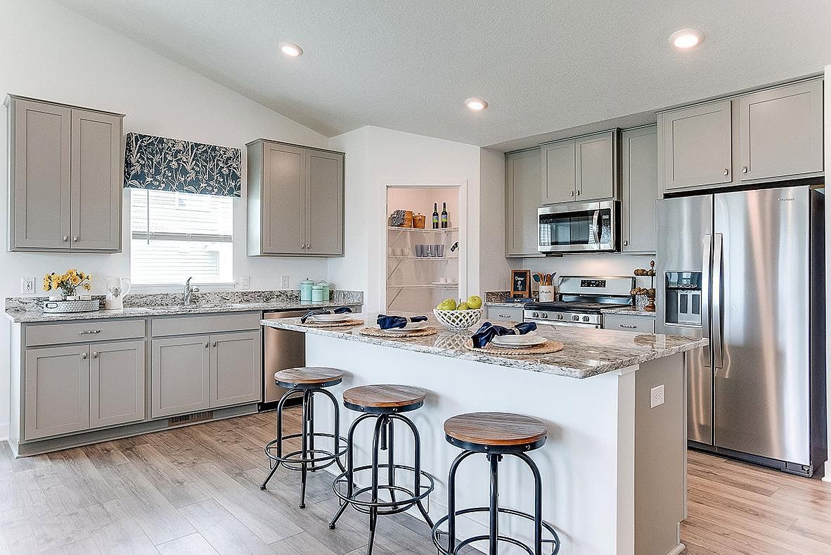 8250 Shire Trl, Woodbury, MN 55129 | Zillow