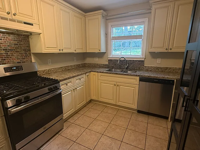 1312 George W Brumley Way SE — Photo 11