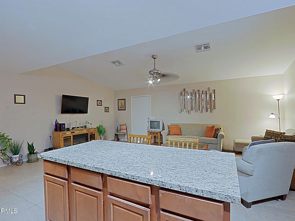4th image of 3721 W CALAVAR Road