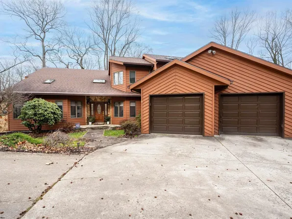 671 Poplar Woods Dr, Morgantown, WV 26505