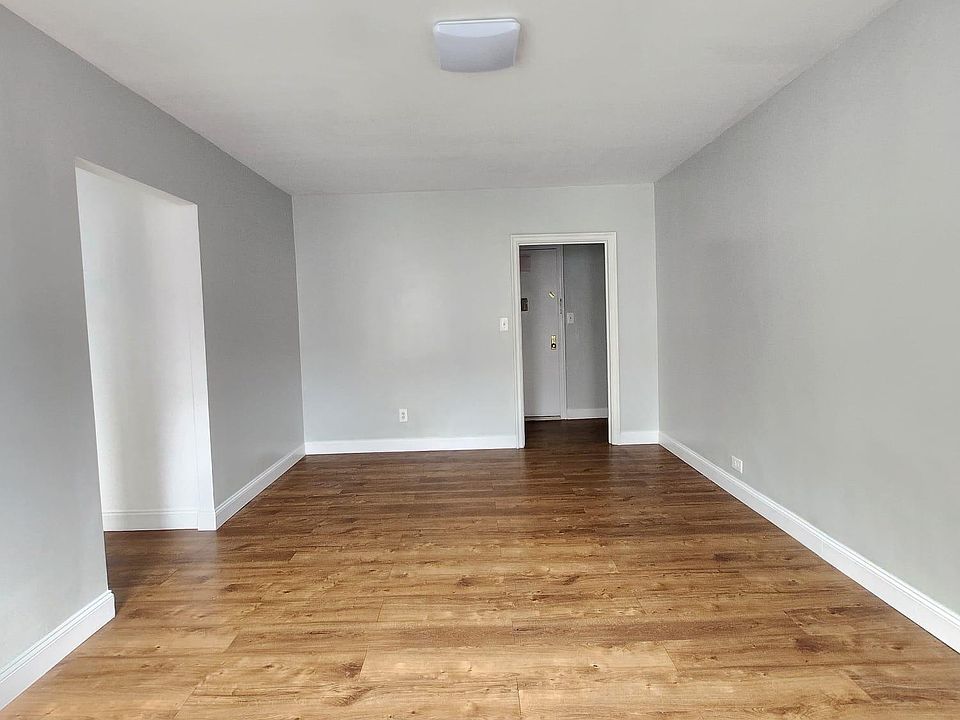 2nd image of 1011 Sheridan Ave APT E8