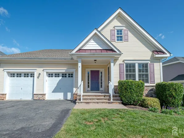 9 Comstock Ln, Skillman, NJ 08558