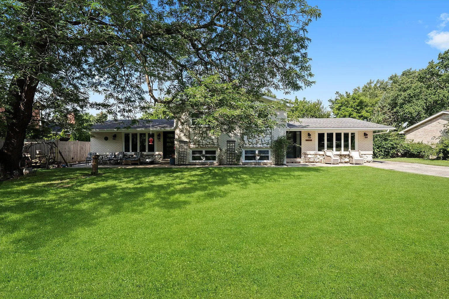 10630 S Green Valley Dr photo 1