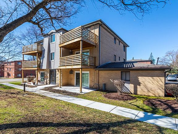 4th image of 708 W 65th St #5