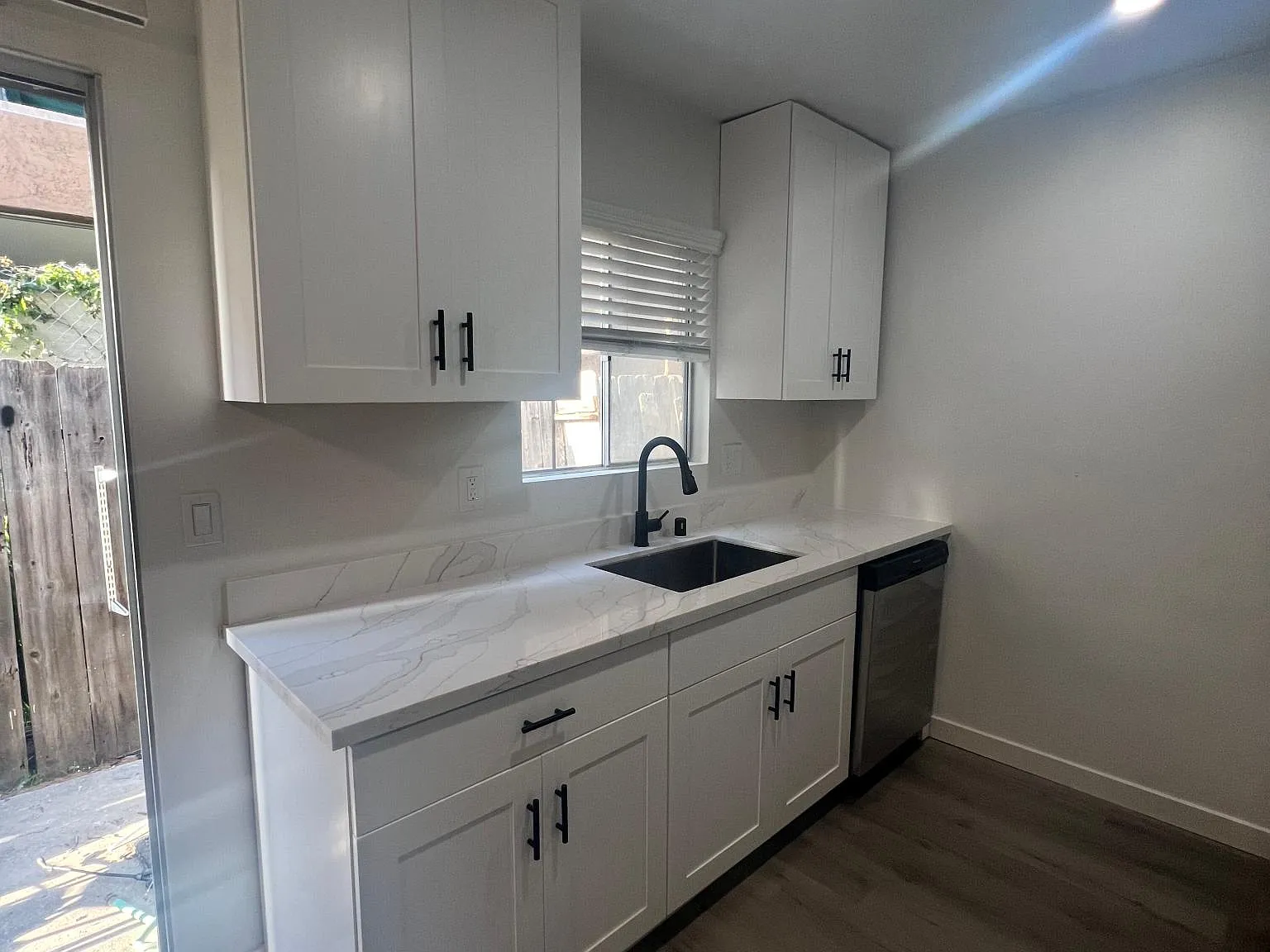 2 bed, 1.5 bath, 985 sqft, $2,850 — Photo 4