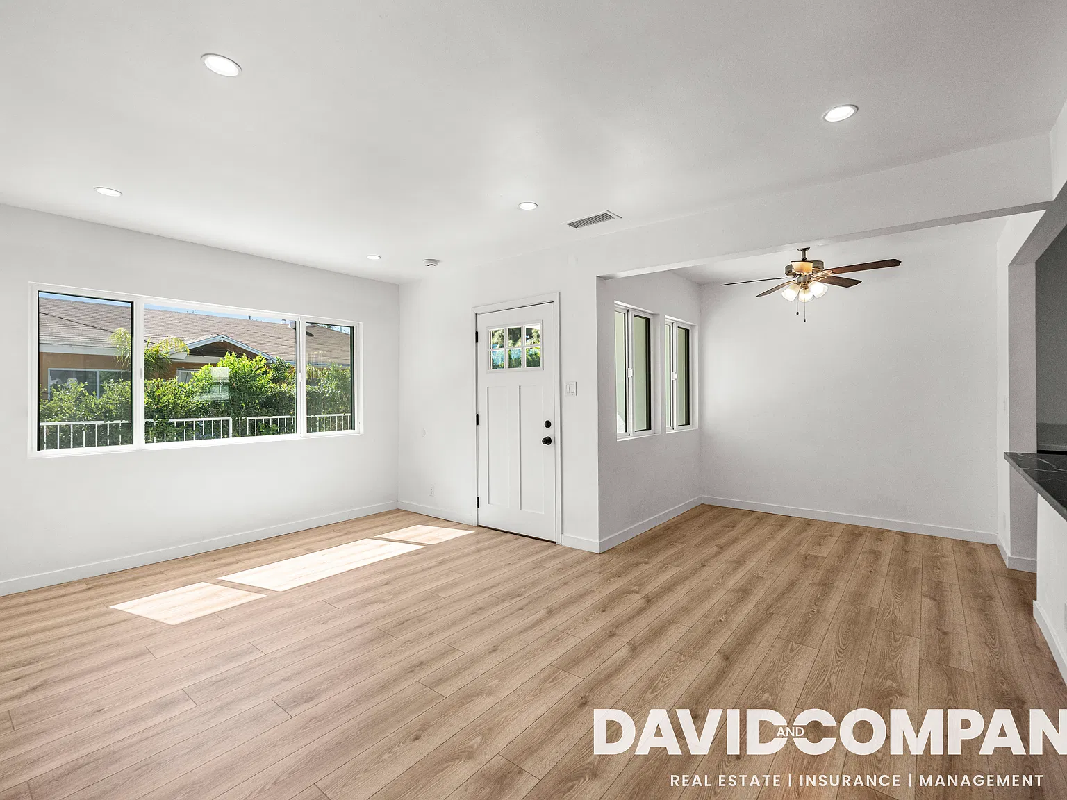 7514 Woodley Avenue - 1 — Photo 4