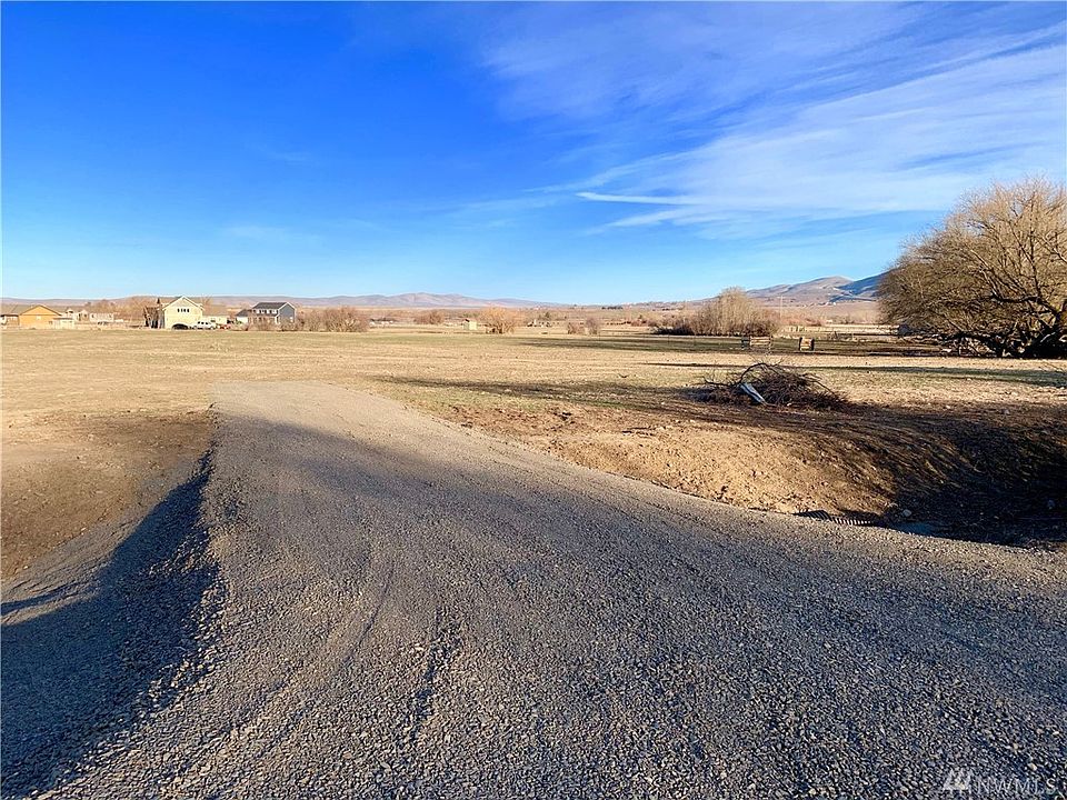 1st image of 1 Heron Farm Ln