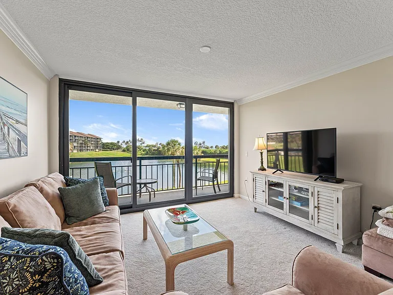 601 S Seas Dr #203 — Photo 8