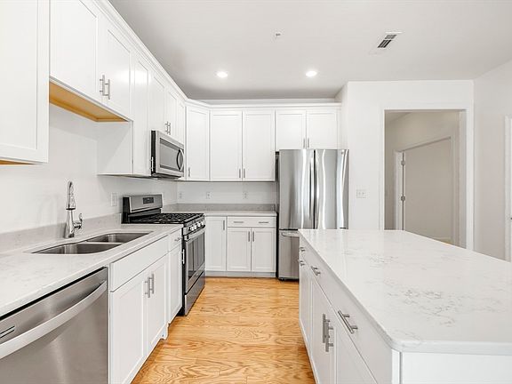 3rd image of 120 University Ave #2102