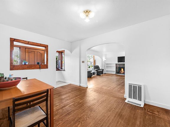 4th image of 501 Mountain View Avenue