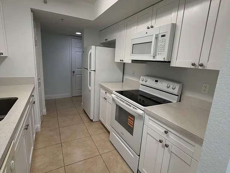 20850 SW 87th Ave #104 — Photo 3