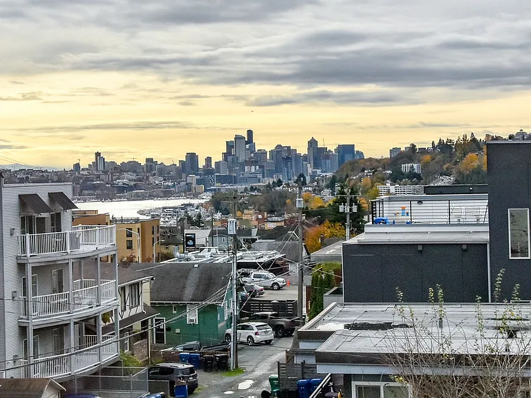 Rose Alice Apartments — Photo 16