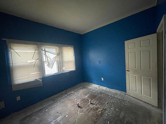 4th image of 1206 N Centennial St