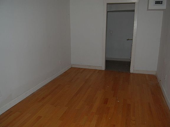 5th image of 922 E 14th Ave