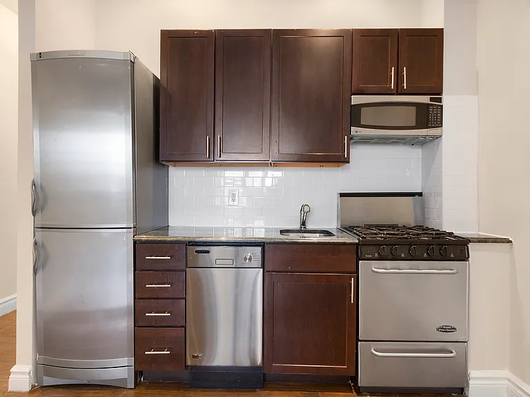 344 E 85th St #3D — Photo 4