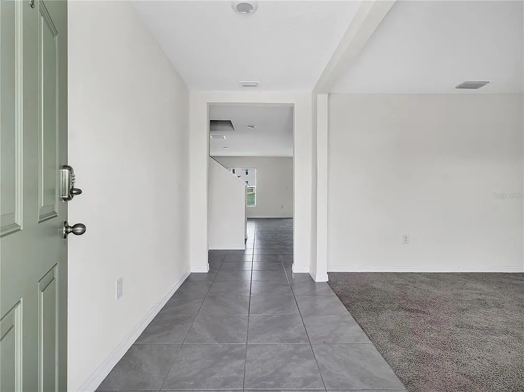 5 bed, 3.0 bath, 2674 sqft, $2,590 — Photo 3