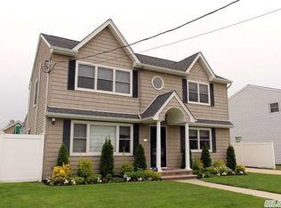 190 Byrd St, Oceanside, NY 11572