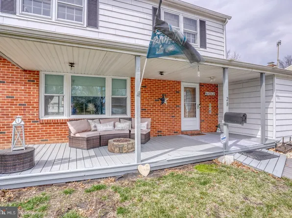 28 Lesley Ln, New Castle, DE 19720