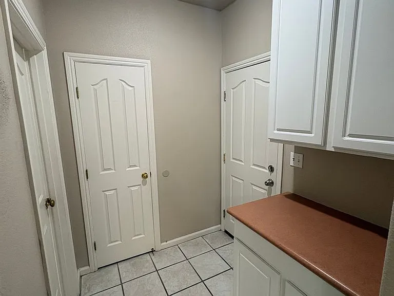 1249 N Julieann Ct — Photo 38