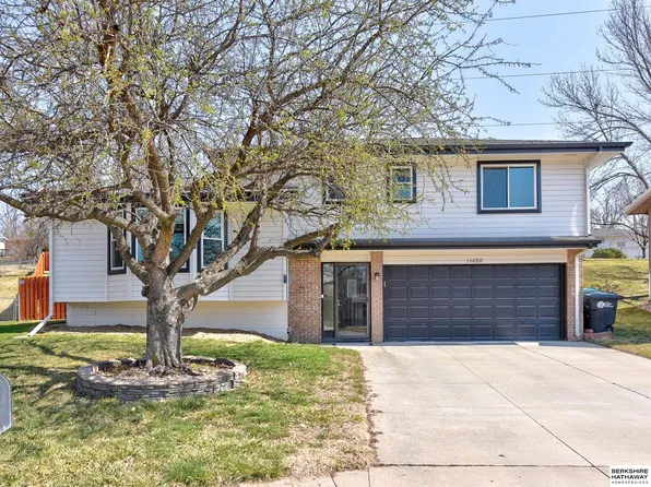 11420 Laci Cir, Omaha, NE 68137