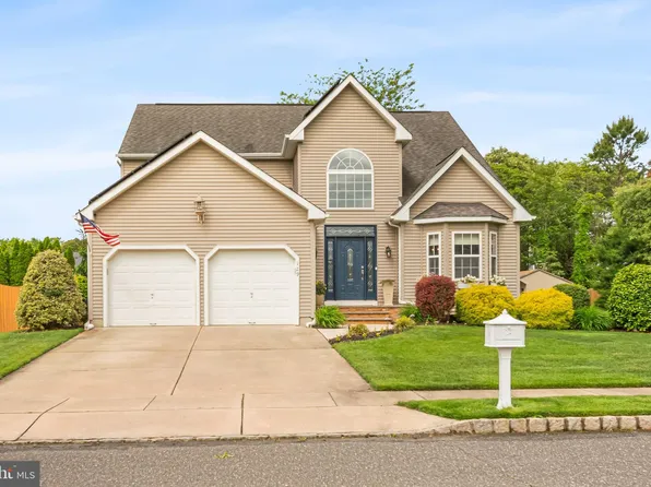 129 Bridle Path Dr, Egg Harbor Township, NJ 08234