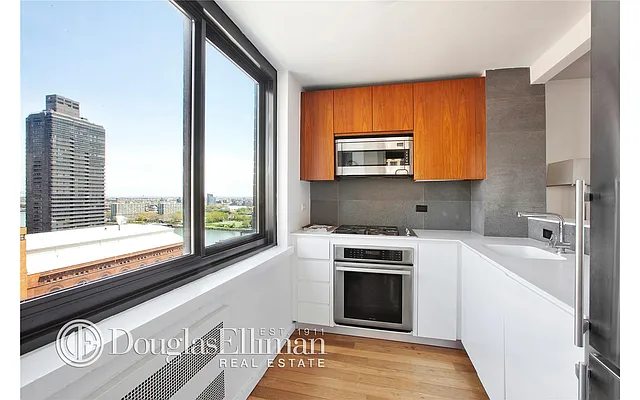 Sold by Douglas Elliman | media 22