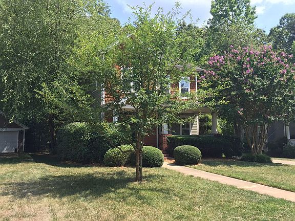 3rd image of 16329 Kelly Park Cres
