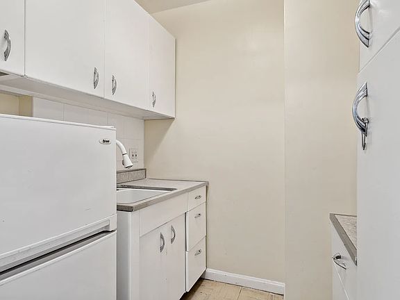 5th image of 49 W 12th St APT 3D