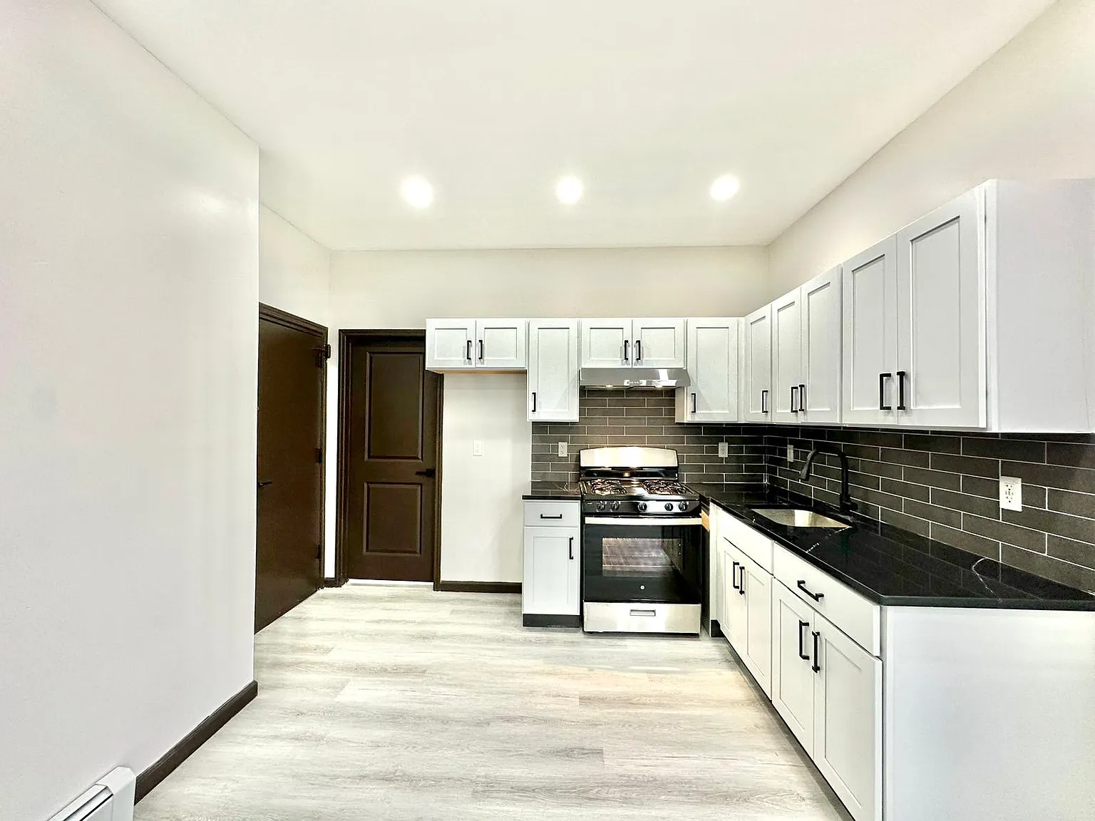 2 bed, $1,950 — Photo 2
