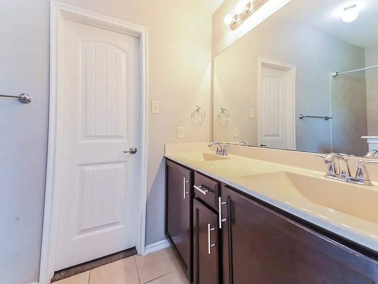 1429 Hawk Valley Dr — Photo 11