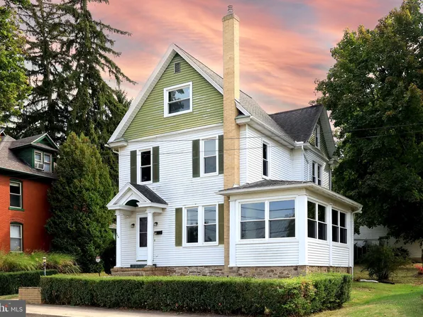 264 S Main St, Pleasant Gap, PA 16823