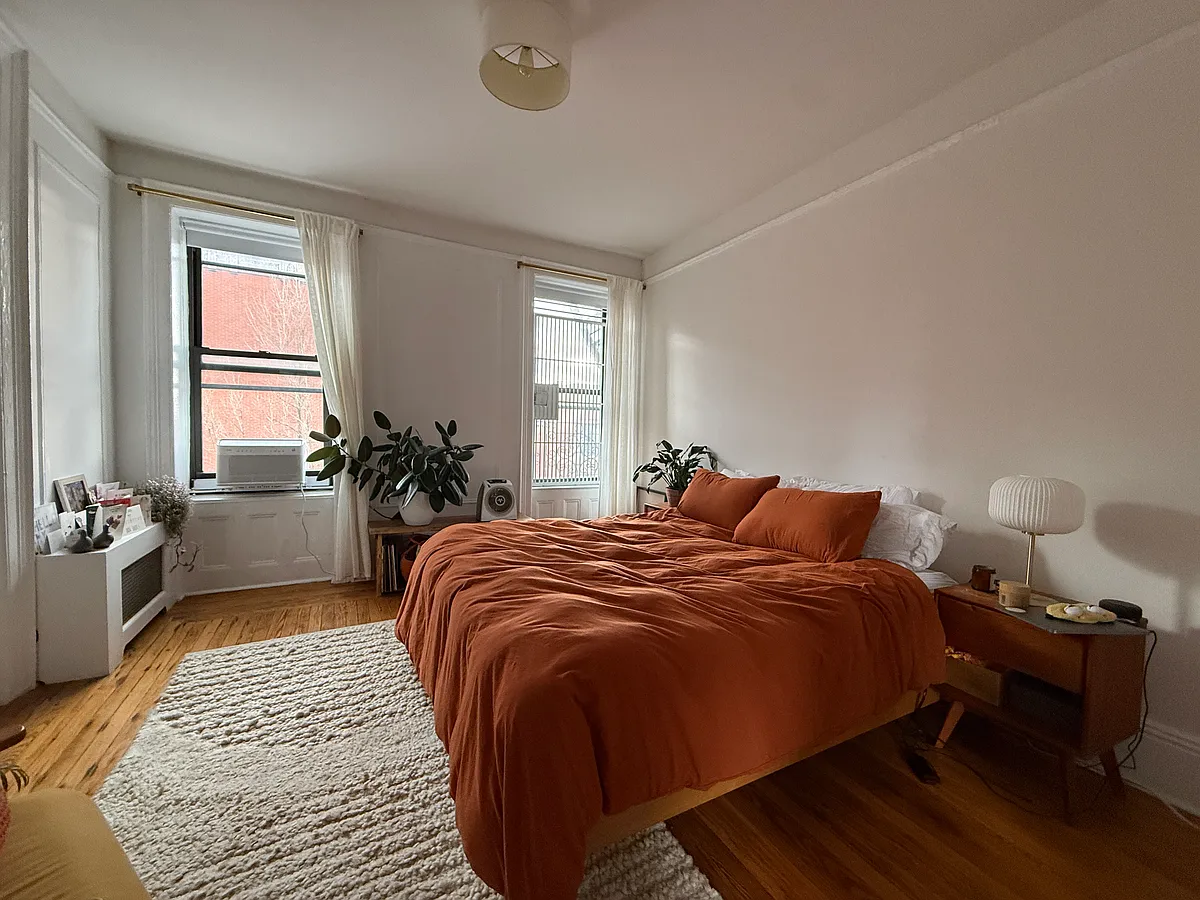 Building Photo - 31 E 127th St #3C