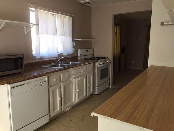 3rd image of 12658 Sunny Vista Ave