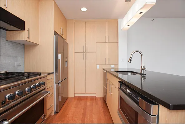 Rented by Space Marketing Shop | media 19