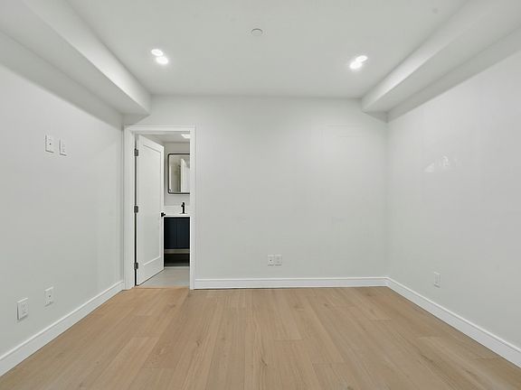4th image of 8234 Blackburn Ave #8234