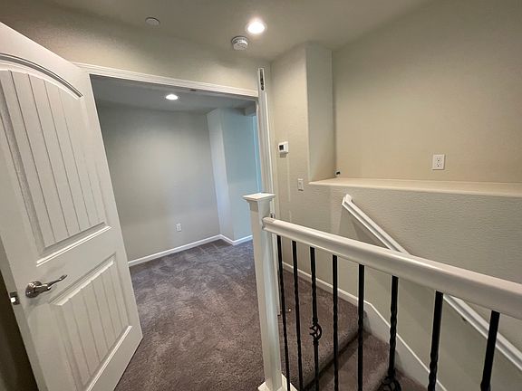 5th image of 658 Arlington Way