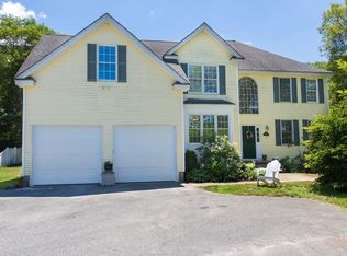16 Tea Party Ln, Holliston, MA 01746
