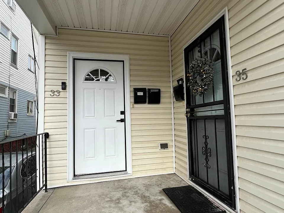 Front Door - 33 Harding Terrace