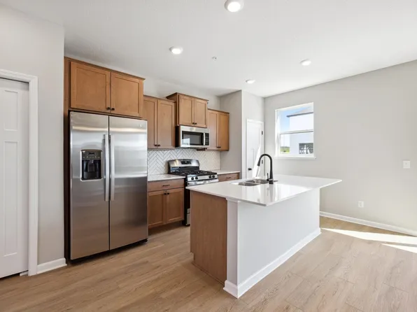 10232 Birchwood Cir, Victoria, MN 55318