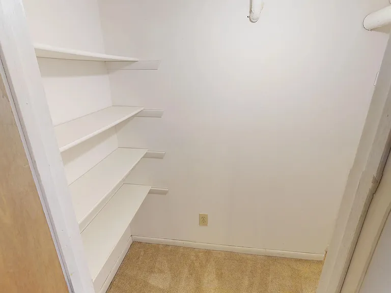 1902 E Linnwood Ave — Photo 18