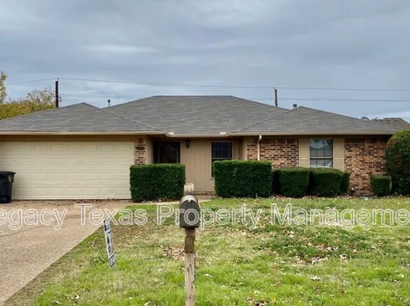 1203 Stonelake Dr, Cleburne, TX 76033