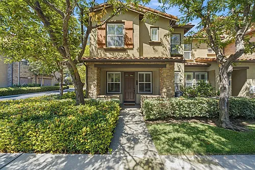 119 Coral Rose Photo 1