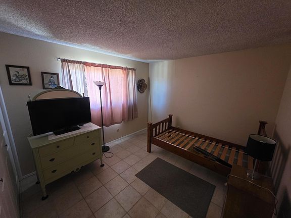 4th image of 7104 Rosemary Ln