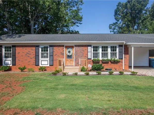 706 Lakedale Rd, Colfax, NC 27235