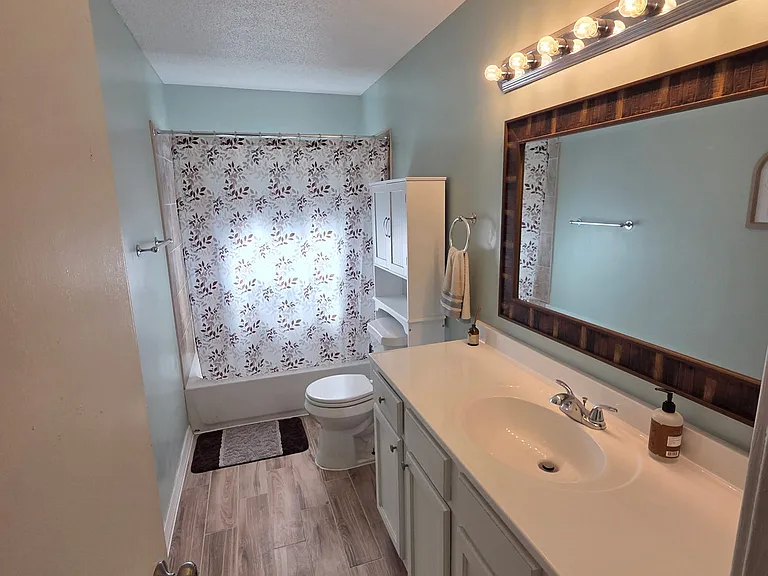 2824 Del Rio Rd W — Photo 10