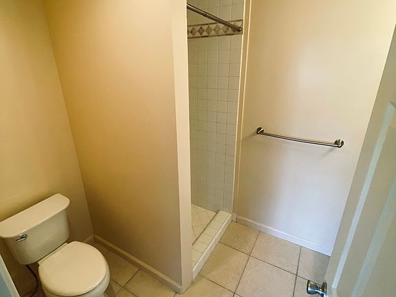 5th image of 1525B Chapala St #0