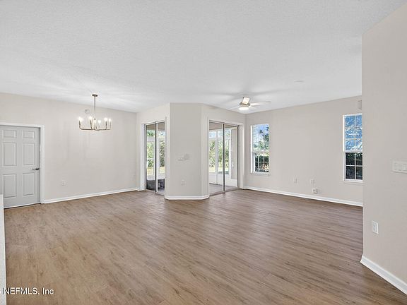 4th image of 1610 PRESTWICK Place