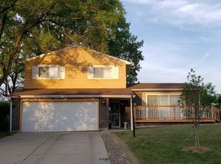 8825 Robin Ct, Hickory Hills, IL 60457