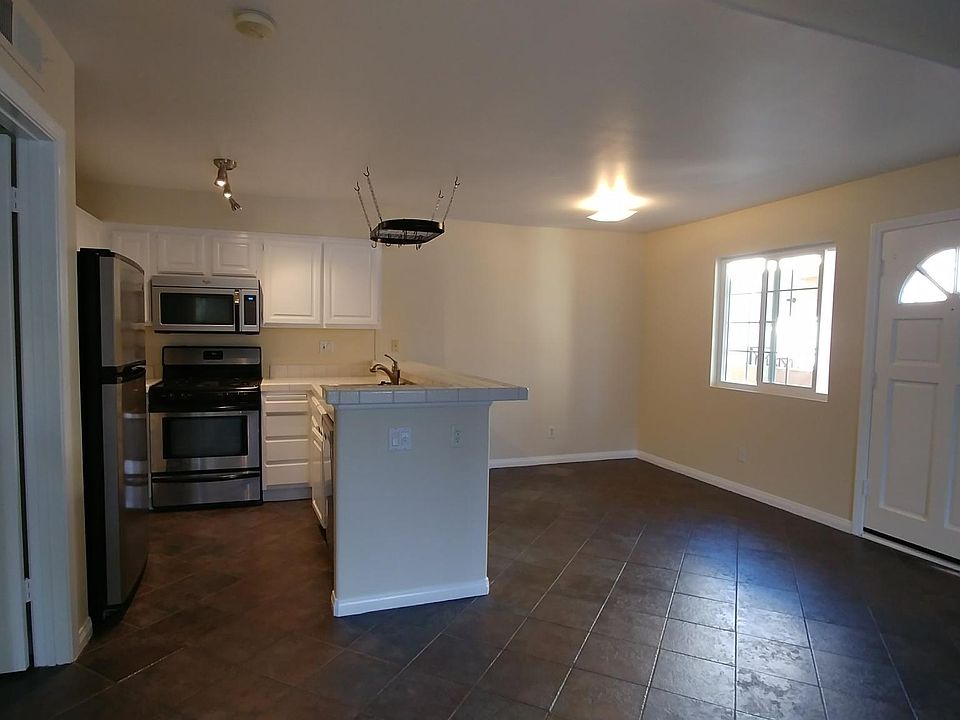 Kitchen/Dining Area